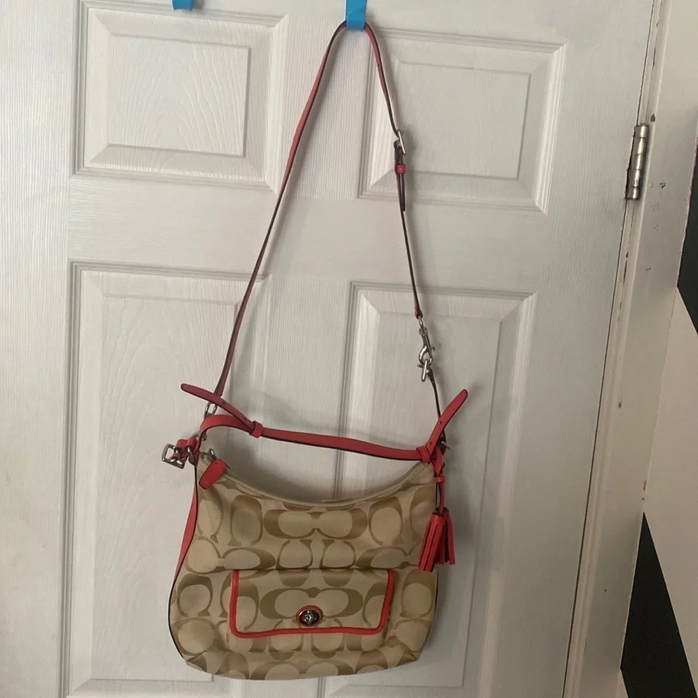 Coach Shoulder & crossbody Canvas Signature Logo purse